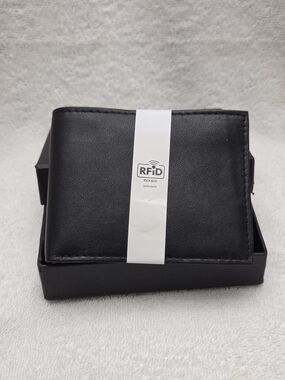 RFID Blocking Black Leather Trifold Wallet